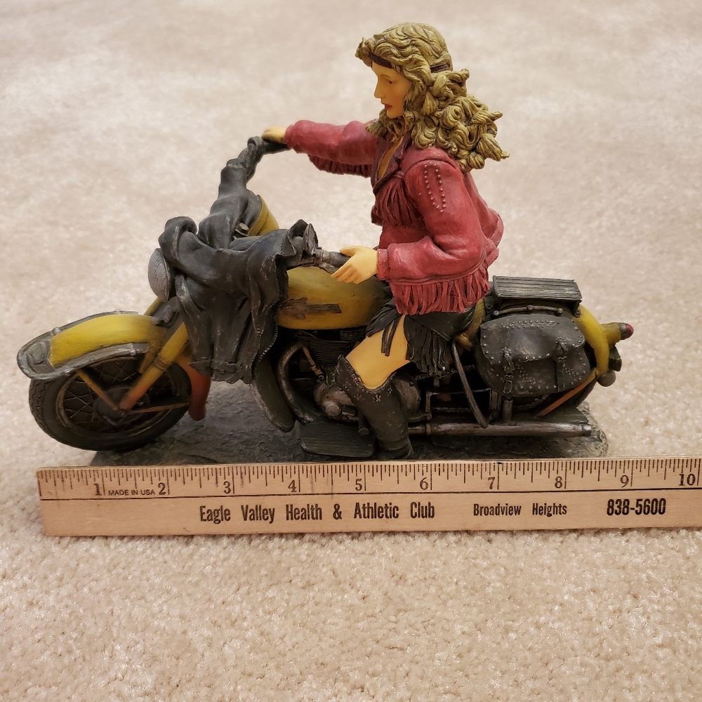 Motorcycle figurine - blonde female